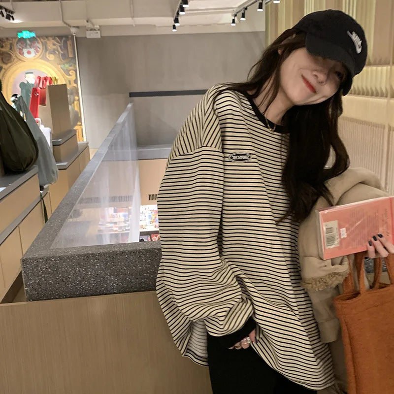 T-shirt Women Stripe Tshirt Female O-neck Long Sleeve Korean Style Black Neckline Girl Women's Clothing Winter/autumn 2023 Fall