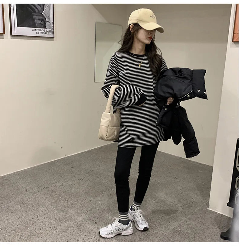 T-shirt Women Stripe Tshirt Female O-neck Long Sleeve Korean Style Black Neckline Girl Women's Clothing Winter/autumn 2023 Fall