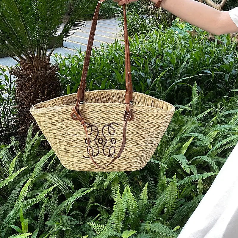 French style straw bag 2023 new women's bag pastoral style hand-woven tote bag seaside holiday portable women shoulder bag