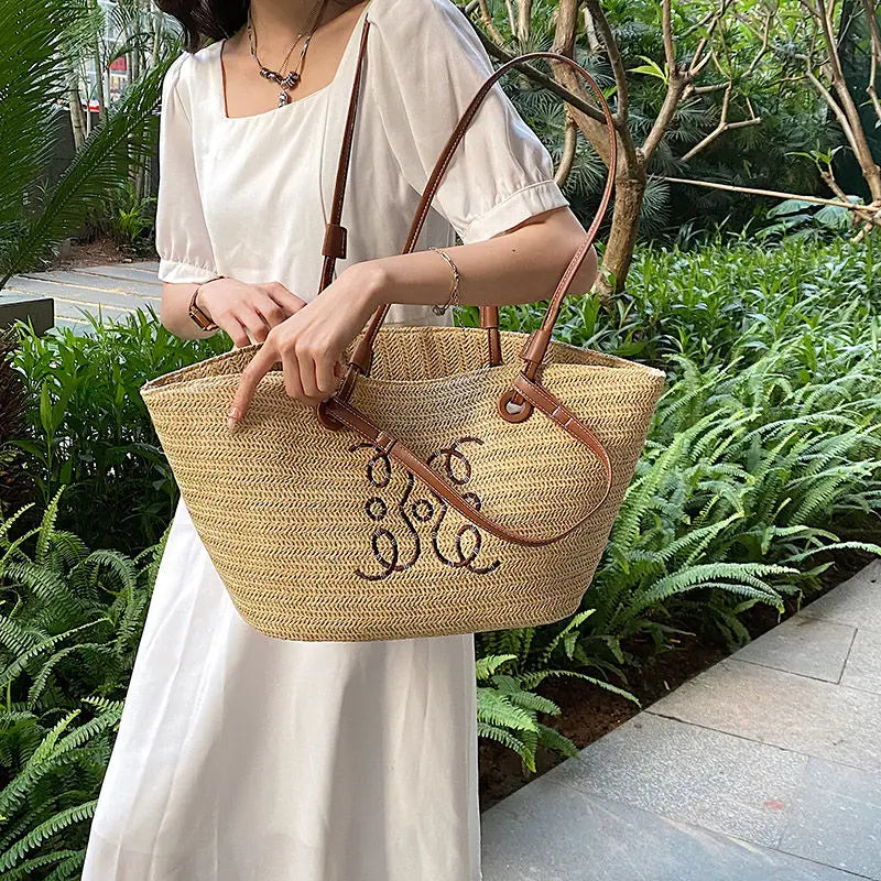 French style straw bag 2023 new women's bag pastoral style hand-woven tote bag seaside holiday portable women shoulder bag